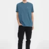 T-shirt Revolution 1425 DEA Blue porté par mannequin, coupe loose streetwear