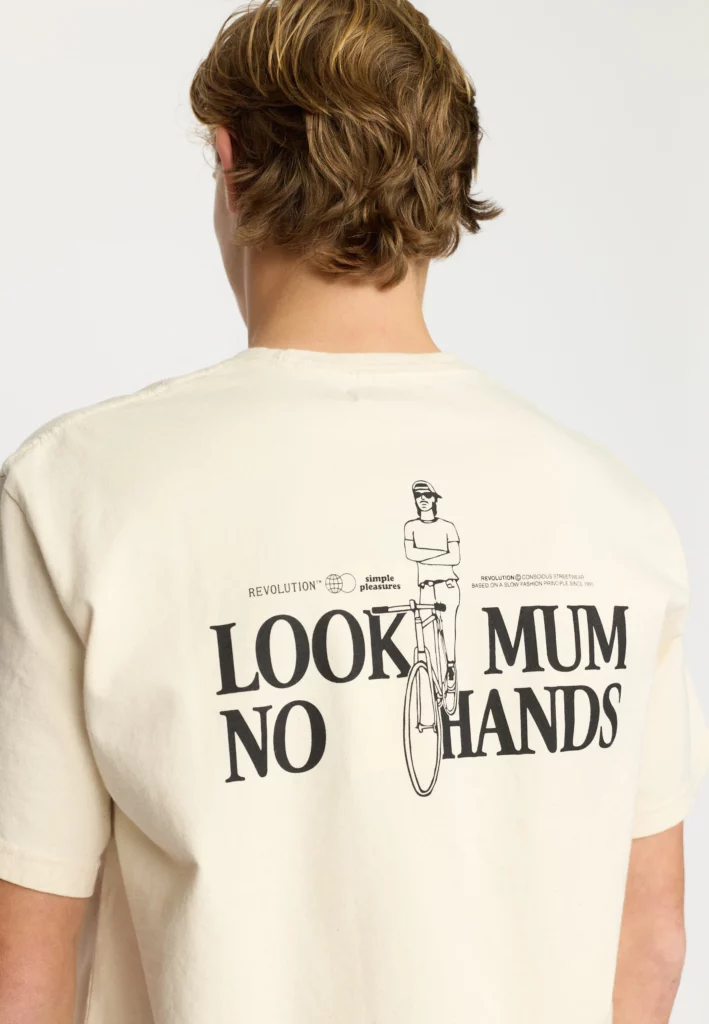 T-shirt Revolution 1428 MUM Offwhite en coton bio, coupe amplevisuel dos.