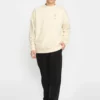 Sweat Revolution 2793 DEA Offwhite coupe loose, porté par mannequin, style streetwear.