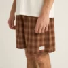 Short Rhythm Shadow Check Jam Rust vue de face, motif à carreaux, coupe relaxée
