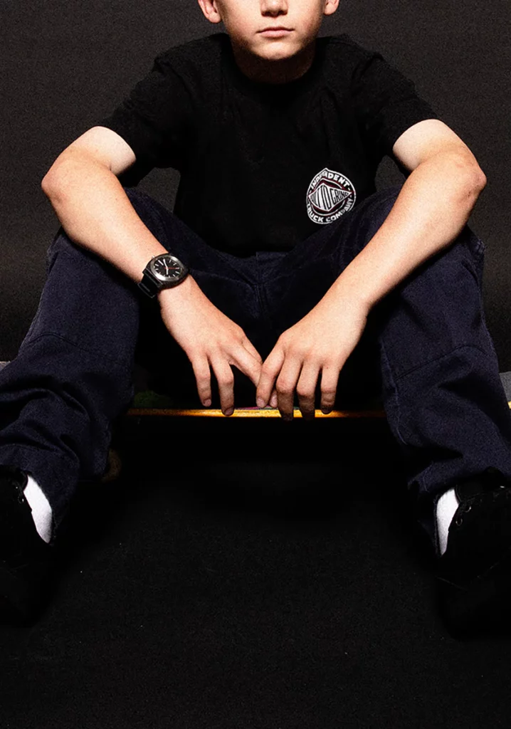 montre Nixon Time Teller OPP noir portée au poignet