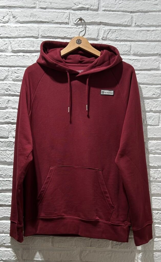 Sweat à capuche raglan Saint Viateur en coton bio bordeaux vue de face