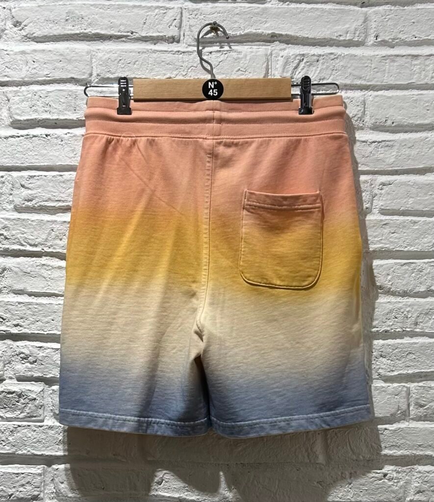 Dos du short tie & dye Saint Viateur avec poche passepoilée