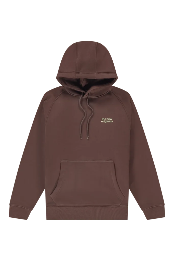 Vue du sweat à capuche The New Originals Catna Hoodie en marron – capuche à cordon, poche kangourou et finitions côtelées.